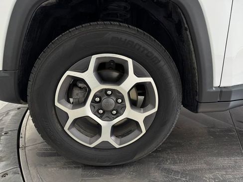 Used 2022 Jeep Compass Trailhawk AWD/4WD image 9