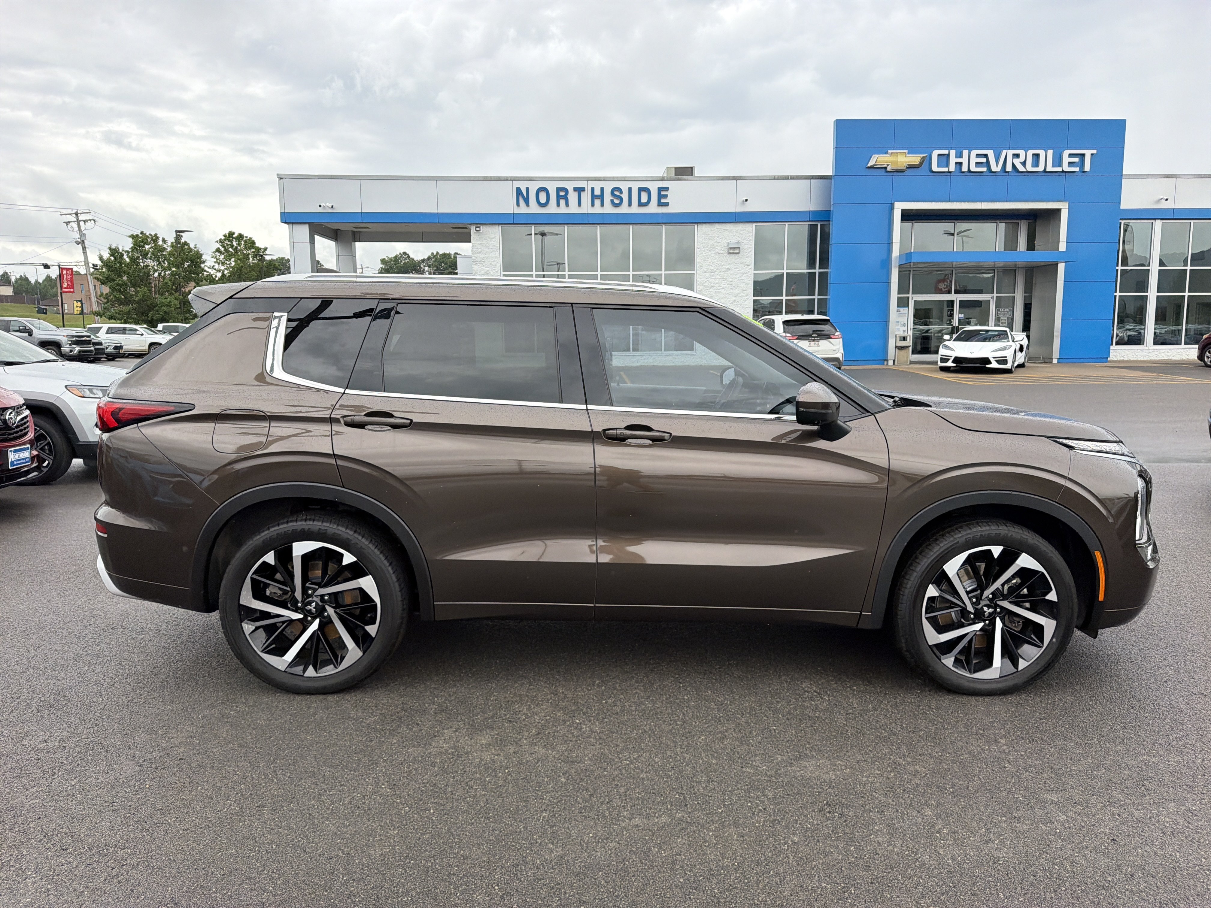 Used 2022 Mitsubishi Outlander SEL AWD/4WD image 5
