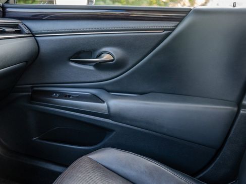Used 2019 Lexus ES 350 w/ Premium Package FWD image 23