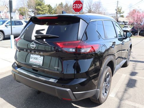Certified 2025 Nissan Rogue SV w/ SV Premium Package image 6