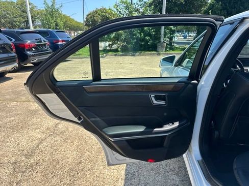 Used 2016 Mercedes-Benz E 350 4MATIC Sedan w/ Premium Package image 30