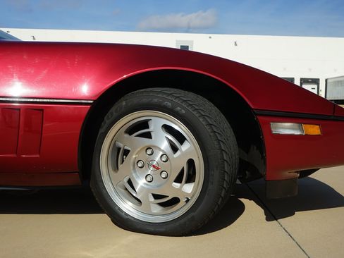 Used 1990 Chevrolet Corvette Convertible image 39