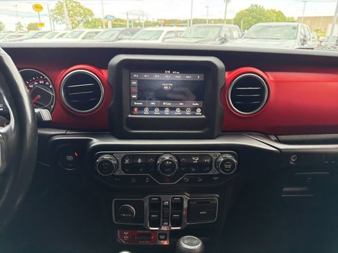 Used 2020 Jeep Wrangler Unlimited Rubicon w/ Dual Top Group AWD/4WD image 27
