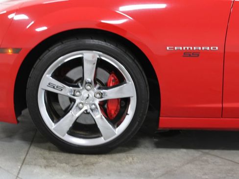 Used 2015 Chevrolet Camaro SS RWD image 17