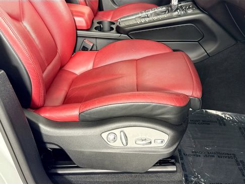 Used 2018 Porsche Macan S image 40