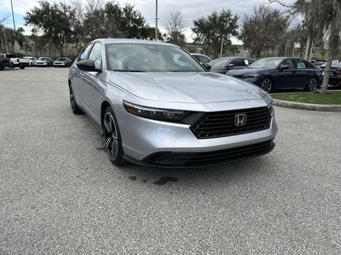 Used 2025 Honda Accord Sport image 8
