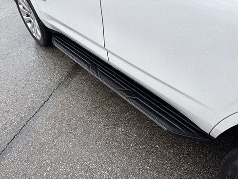 Used 2021 Chevrolet Tahoe Premier w/ Premium Package image 13