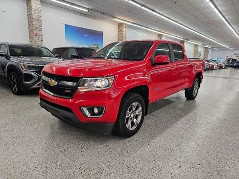 Used 2019 Chevrolet Colorado Z71 AWD/4WD image 2