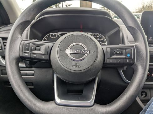 Used 2024 Nissan Rogue SV image 14