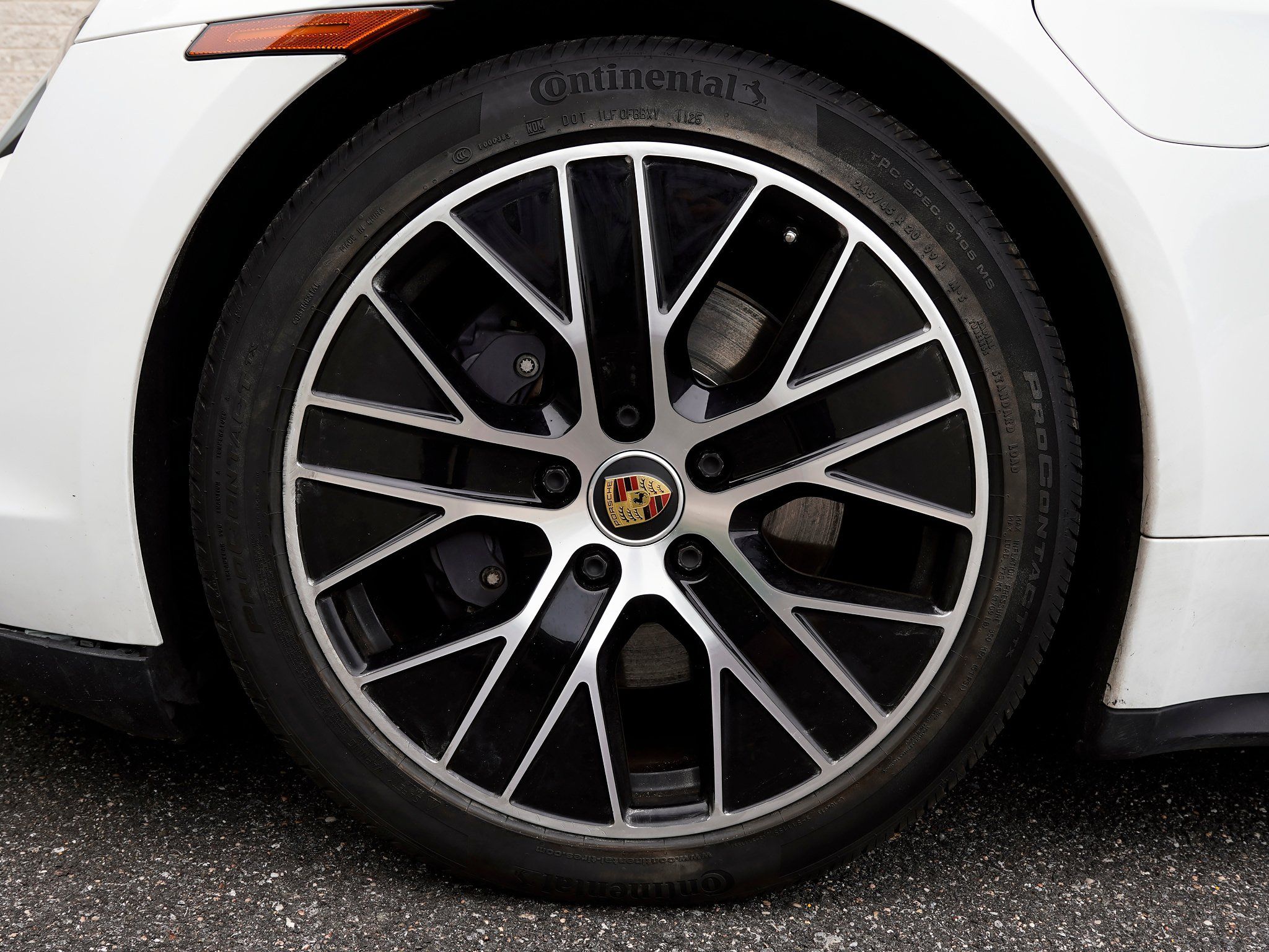 Used 2022 Porsche Taycan RWD image 11