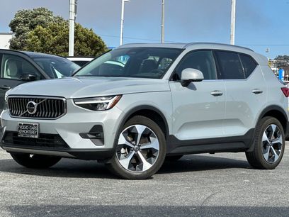 Used 2025 Volvo XC40 B5 Plus