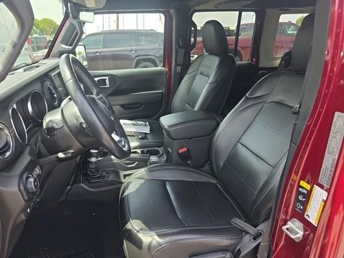 Used 2021 Jeep Wrangler Unlimited Sahara w/ Cold Weather Group AWD/4WD image 12