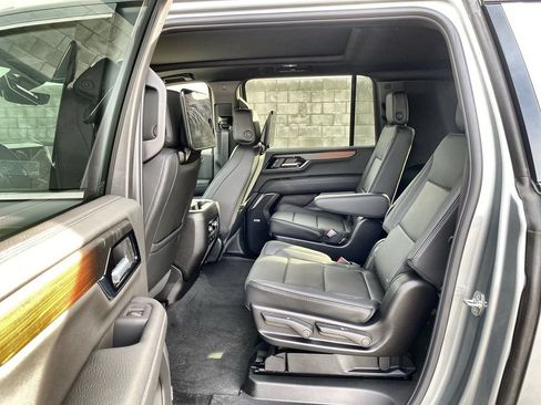 Used 2026 GMC Yukon XL Denali w/ Advanced Technology Package AWD/4WD image 35