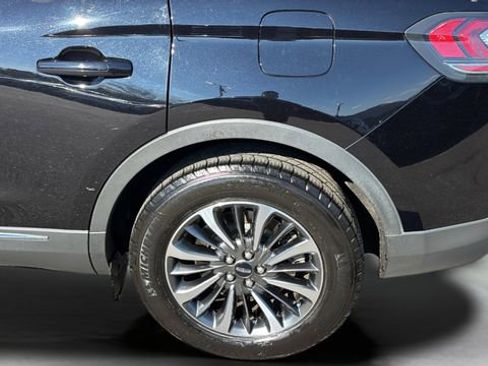 Used 2023 Lincoln Nautilus Standard w/ Premium Package image 34