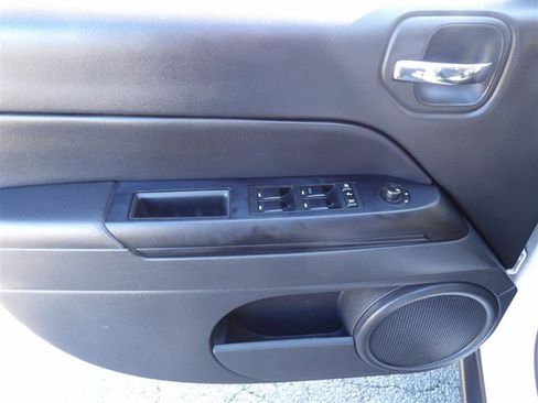 Used 2017 Jeep Patriot Sport w/ Power Value Group image 11