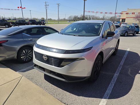 Used 2025 Nissan Murano SV image 6