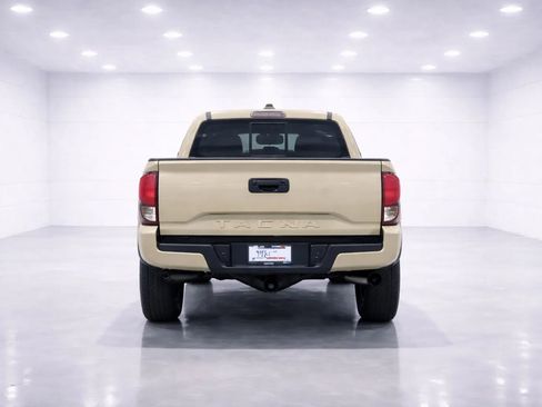 Used 2017 Toyota Tacoma TRD Off-Road w/ Tow Package image 4