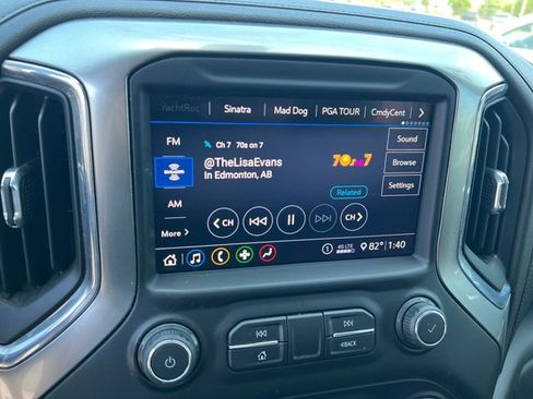 Used 2020 Chevrolet Silverado 1500 LT Trail Boss w/ Midnight Edition AWD/4WD image 18