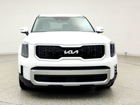 Used 2023 Kia Telluride EX w/ EX Captain's Chair Package AWD/4WD image 2
