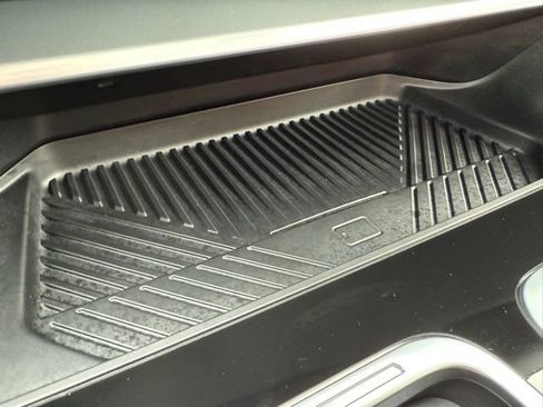 Used 2025 BMW 760i xDrive w/ Executive Package image 36