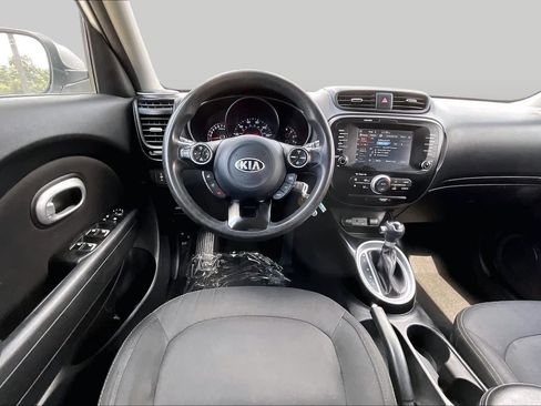 Used 2018 Kia Soul + FWD image 6