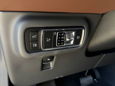 New 2026 Lincoln Nautilus Reserve image 18