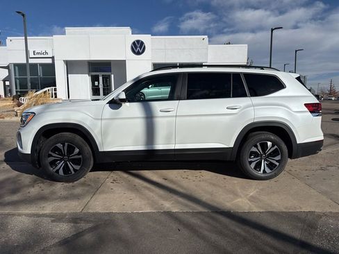 New 2026 Volkswagen Atlas SE image 2