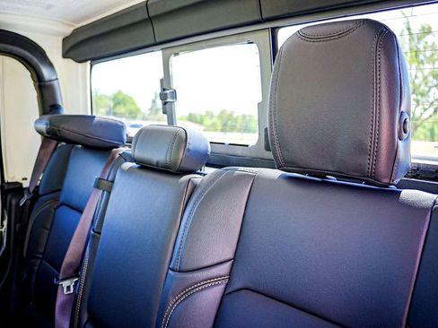 New 2025 Jeep Gladiator Sport image 31