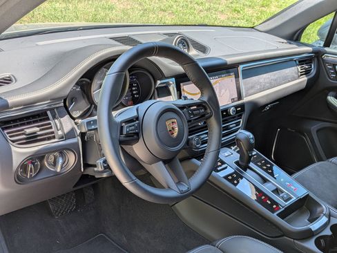 Used 2026 Porsche Macan GTS AWD/4WD image 4