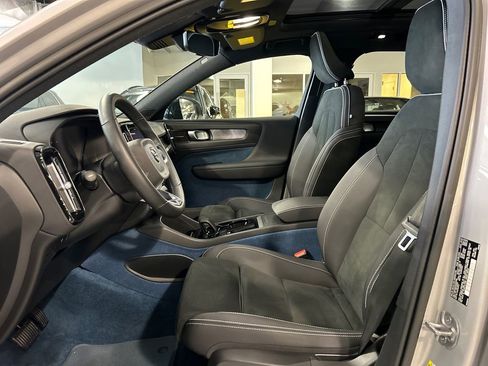 Certified 2023 Volvo XC40 Recharge Ultimate AWD/4WD image 10