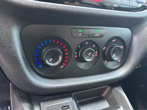 Used 2017 RAM ProMaster City Tradesman SLT w/ Rear Back-up Camera Group image 24