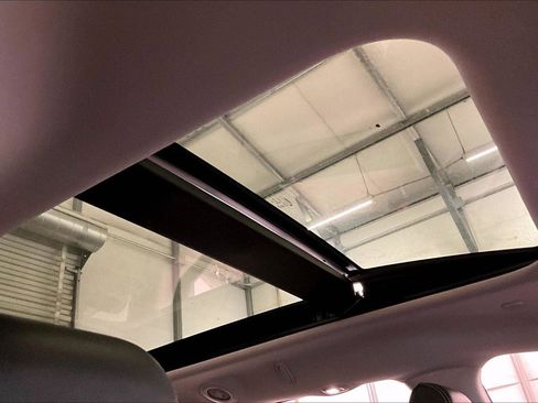 Used 2022 Chrysler Pacifica Limited image 21