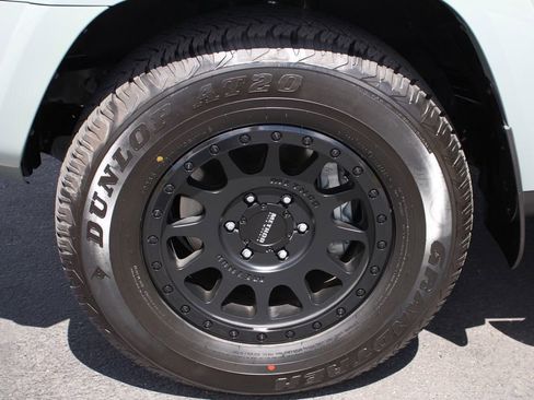 Used 2023 Toyota 4Runner TRD Off-Road Premium w/ Moonroof Package AWD/4WD image 13