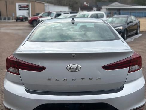 Used 2019 Hyundai Elantra SEL image 4
