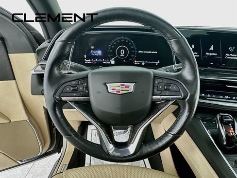 Used 2021 Cadillac Escalade Premium Luxury AWD/4WD image 15