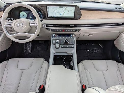 Used 2024 Hyundai Palisade Limited FWD image 17