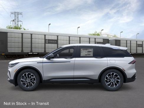 New 2026 Lincoln Nautilus Premier image 3