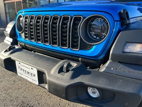 Used 2026 Jeep Wrangler Unlimited Sport AWD/4WD image 13