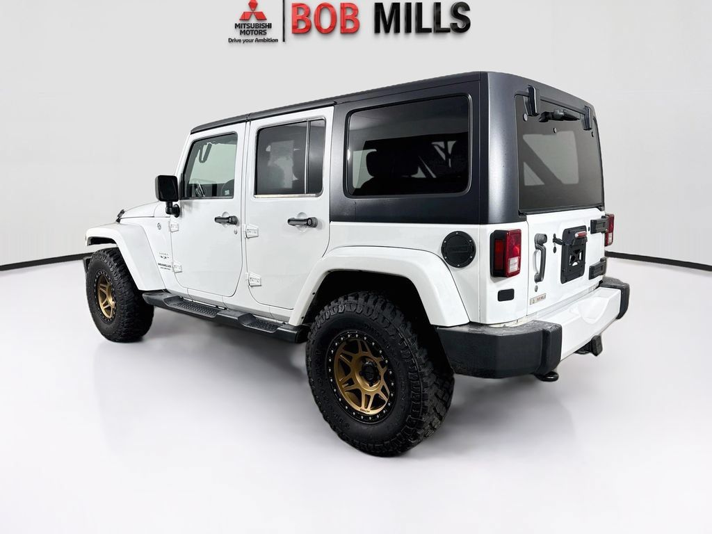 Used 2016 Jeep Wrangler Unlimited Sahara AWD/4WD image 5