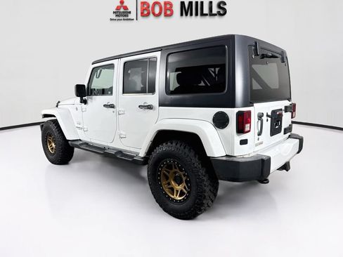 Used 2016 Jeep Wrangler Unlimited Sahara AWD/4WD image 5