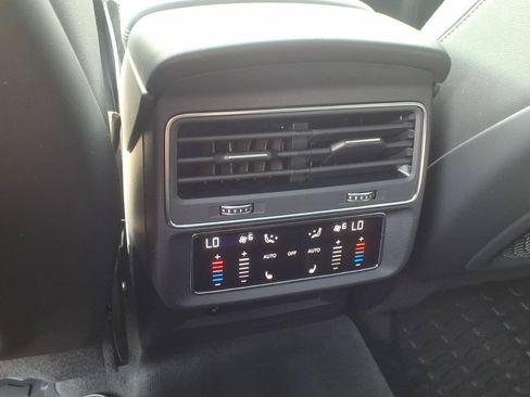 Used 2025 Audi Q7 3.0T Premium Plus w/ Premium Plus Package AWD/4WD image 19