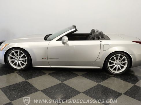 Used 2006 Cadillac XLR V image 2