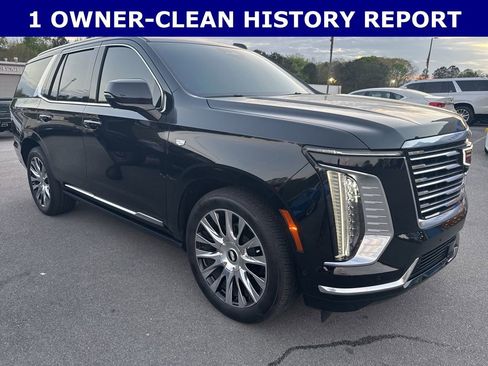 Used 2025 Cadillac Escalade Premium Luxury Platinum image 2