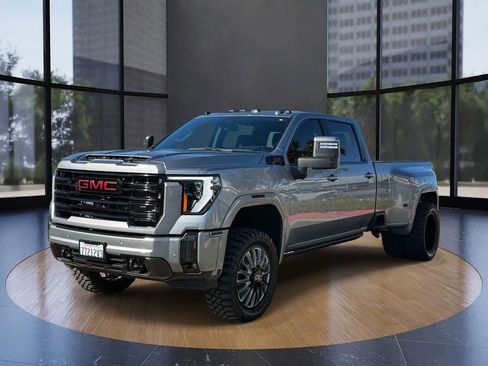 Used 2024 GMC Sierra 3500 SLT w/ SLT Premium Package image 8