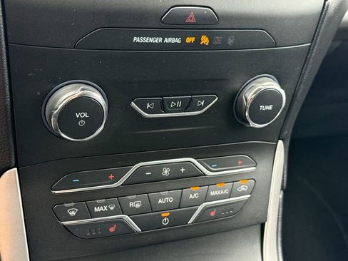 Used 2019 Ford Edge SEL w/ Equipment Group 201A FWD image 21