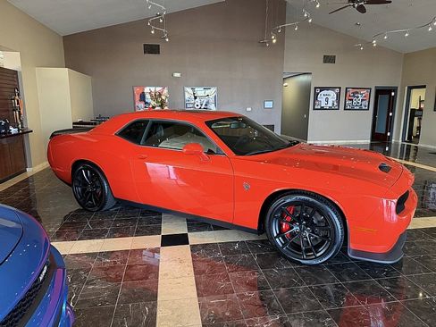 Used 2023 Dodge Challenger SRT Hellcat w/ Driver Convenience Group RWD image 2