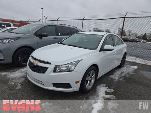 Used 2014 Chevrolet Cruze LT w/ Technology Package image 3