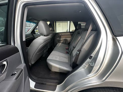 Used 2011 Hyundai Santa Fe SE image 10
