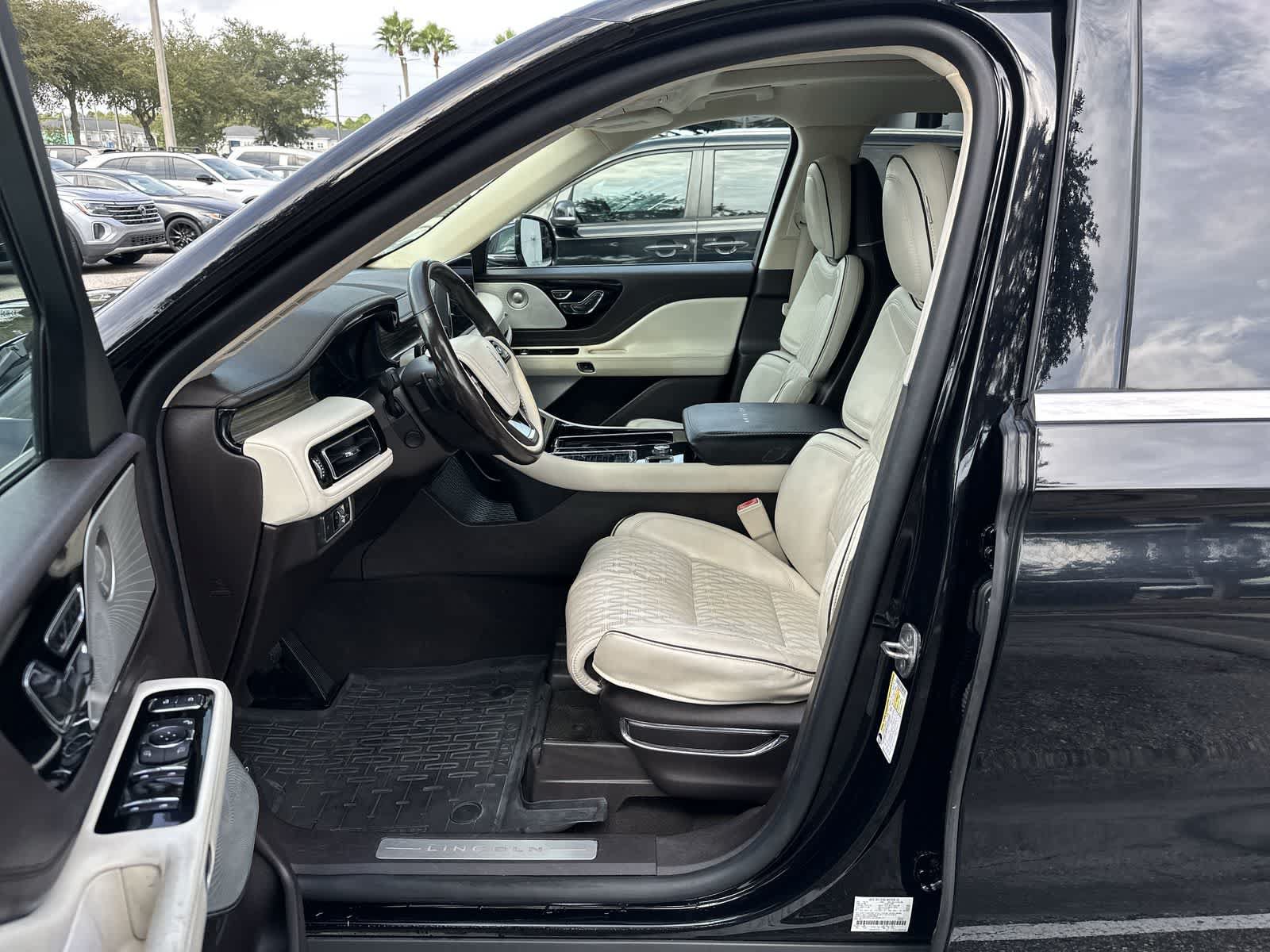 Used 2020 Lincoln Aviator Black Label w/ Dynamic Handling Package AWD/4WD image 2