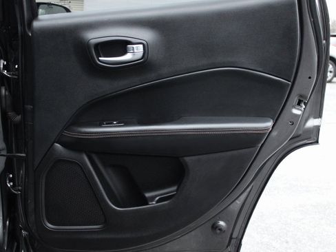 Used 2018 Jeep Compass Limited w/ Navigation Group image 18